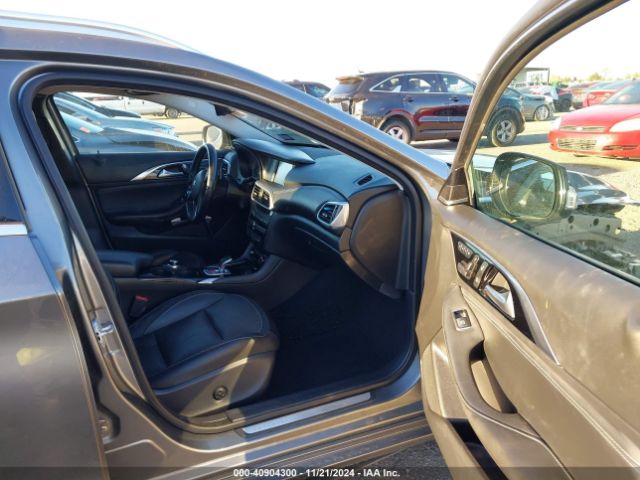 SJKCH5CP4JA050050 Infiniti Qx30 Premium