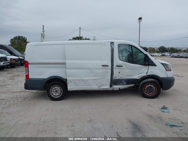Ford Transit-150 2017 1FTYE1YM2HKA68270 Image 14