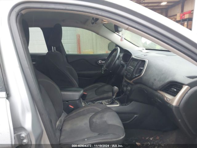 1C4PJLCS8FW636777 Jeep Cherokee Latitude