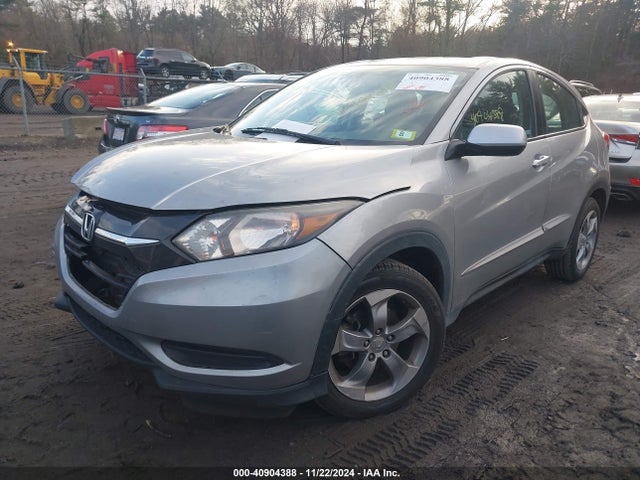 Honda HR-V LX 2018 3CZRU6H37JG721789 Image 2