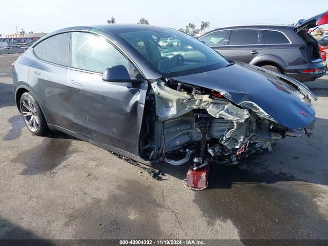 2024 TESLA MODEL Y 7SAYGDED8RF008642 Photo 0