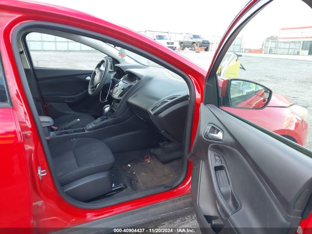 Ford FOCUS SE 2015 1FADP3K24FL307990 Image 5