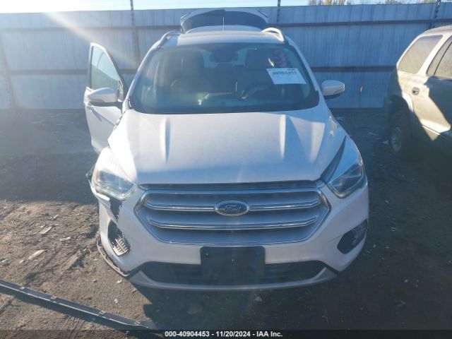 1FMCU0J94JUB69068 Ford Escape Titanium