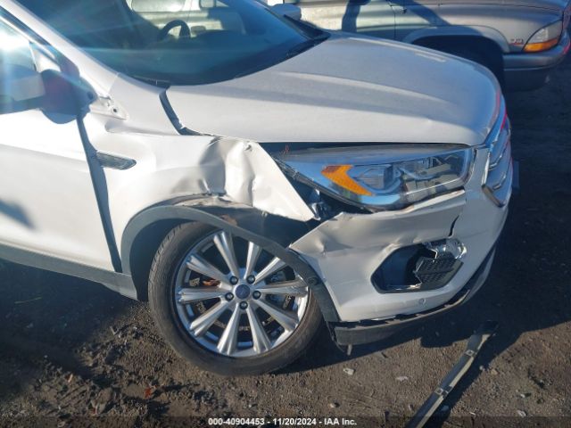 1FMCU0J94JUB69068 Ford Escape Titanium