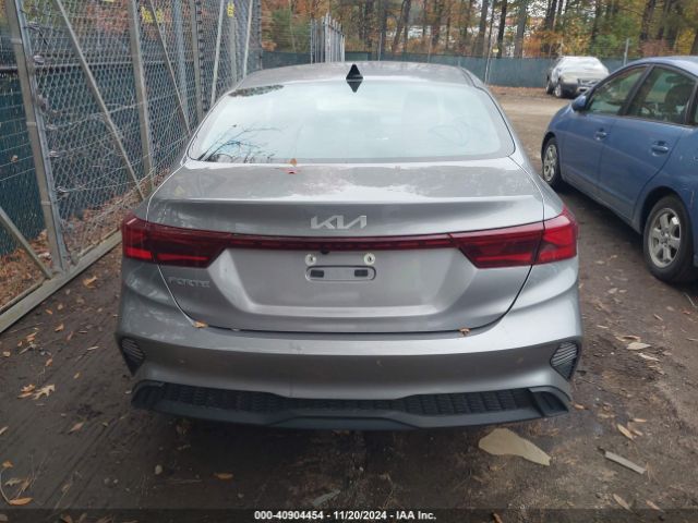 3KPF24AD7RE696468 KIA Forte Lxs
