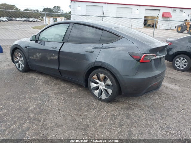 2021 TESLA MODEL Y 5YJYGDEE2MF068768 Photo 2