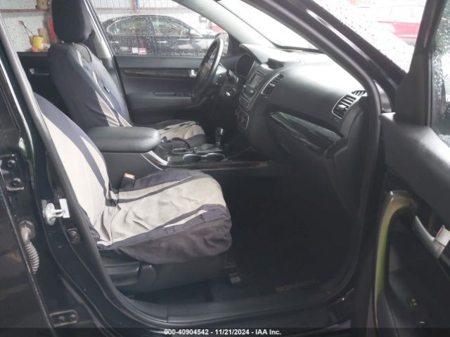5XYKTCA6XEG543653 KIA SORENTO LX