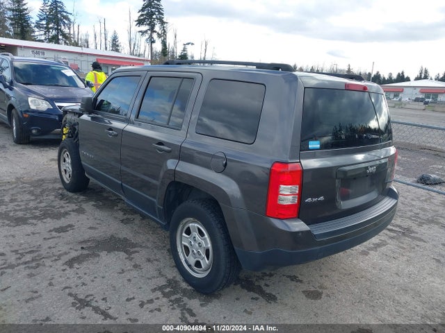 1C4NJRBB4FD338900 Jeep Patriot Sport