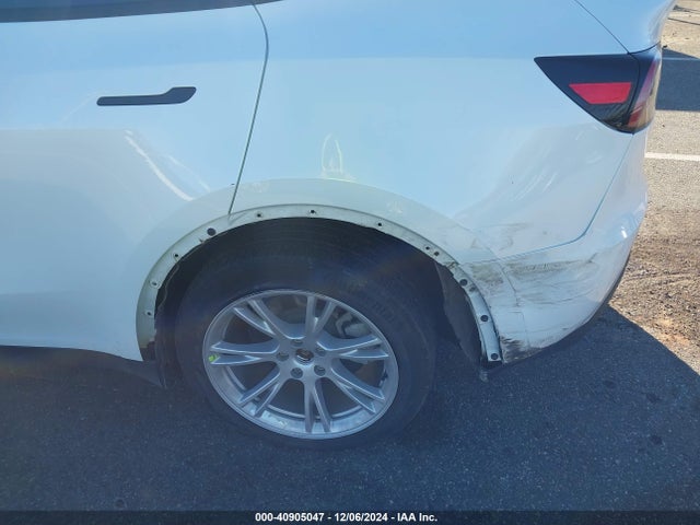 2023 TESLA MODEL Y 7SAYGDEE5PA051760 Photo 5