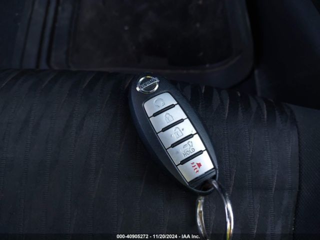 KNMAT2MV0HP516441 Nissan ROGUE SV