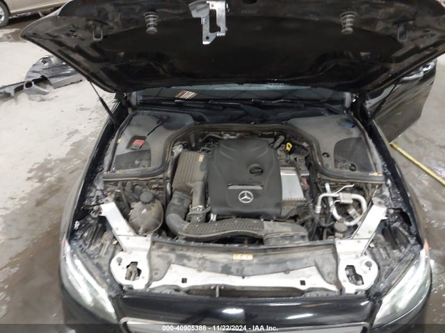 WDDZF4KB3HA042475 Mercedes-Benz E 300 4matic