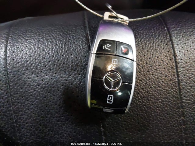 WDDZF4KB3HA042475 Mercedes-Benz E 300 4matic