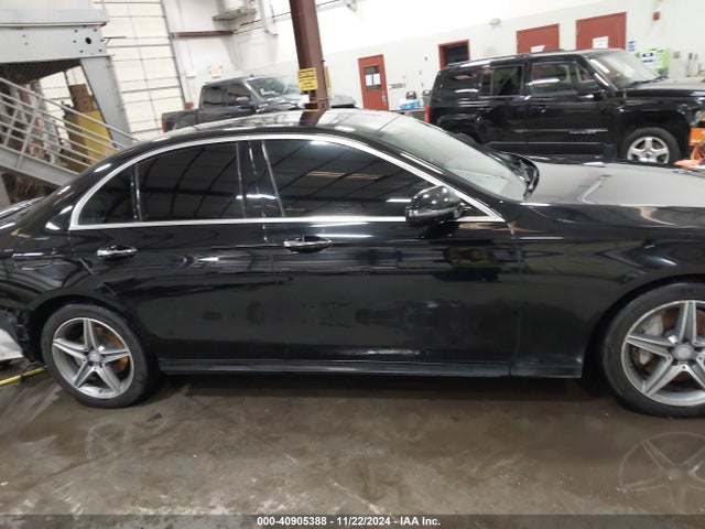 WDDZF4KB3HA042475 Mercedes-Benz E 300 4matic