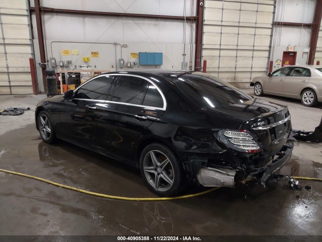 WDDZF4KB3HA042475 Mercedes-Benz E 300 4matic