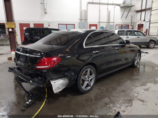 WDDZF4KB3HA042475 Mercedes-Benz E 300 4matic