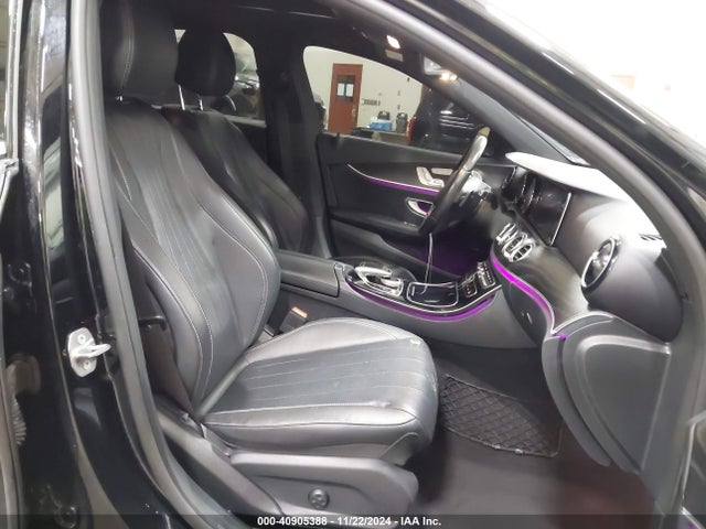 WDDZF4KB3HA042475 Mercedes-Benz E 300 4matic