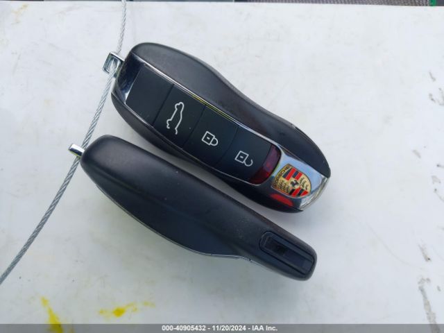 WP1AA2A5XPLB13999 Porsche Macan T
