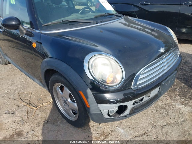 2010 MINI COOPER WMWMF3C50ATZ22967 Photo 5