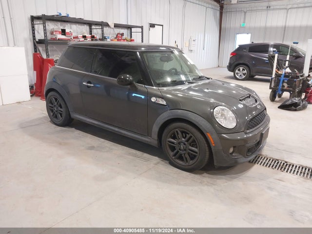 2011 MINI COOPER S WMWSV3C56BTY12677 Photo 0