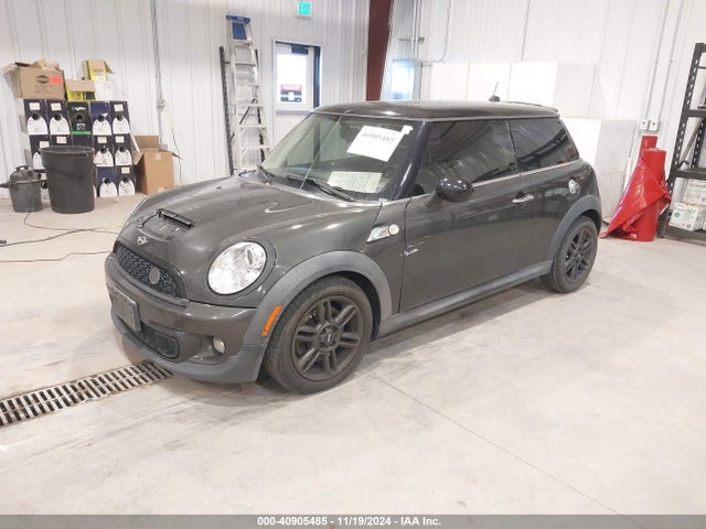 2011 MINI COOPER S WMWSV3C56BTY12677 Photo 1
