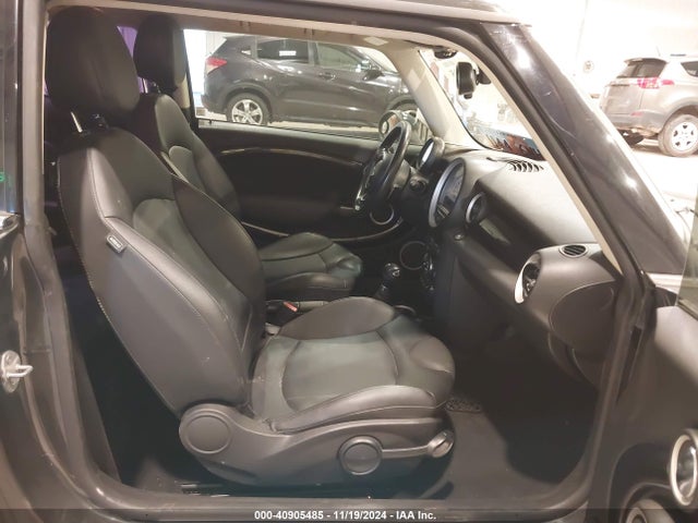 2011 MINI COOPER S WMWSV3C56BTY12677 Photo 4