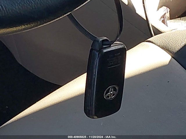 Toyota Prius V Four 2015 JTDZN3EU2FJ033395 Image 11