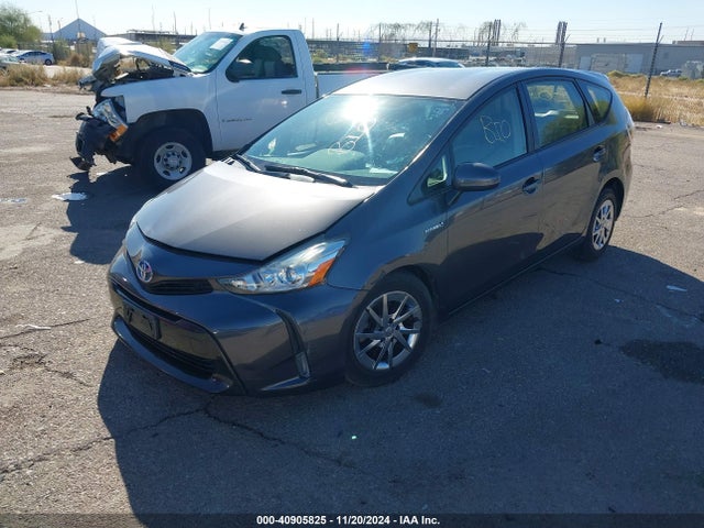 Toyota Prius V Four 2015 JTDZN3EU2FJ033395 Image 2