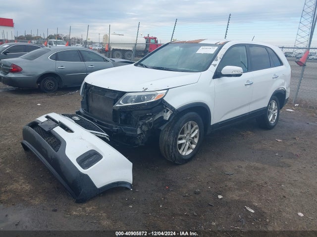 KIA SORENTO LX 2015 5XYKT3A62FG593142 Image 2