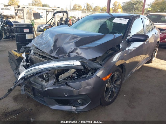 Honda Civic Touring 2017 19XFC1F9XHE210895 Image 2