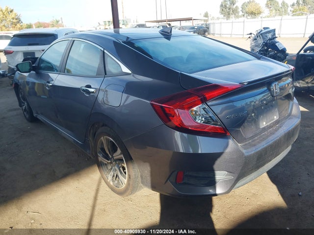 Honda Civic Touring 2017 19XFC1F9XHE210895 Image 3