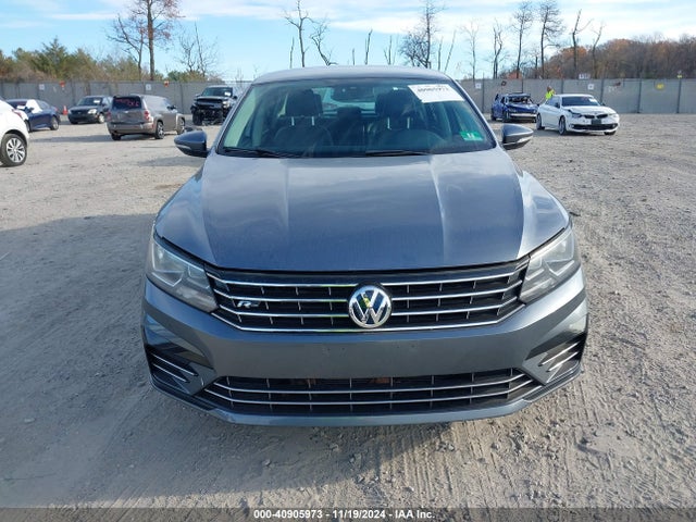 1VWAA7A30JC000127 Volkswagen Passat 2.0t R-line/2.0t S