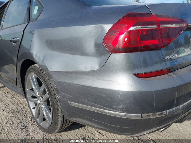 1VWAA7A30JC000127 Volkswagen Passat 2.0t R-line/2.0t S