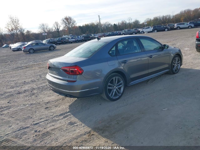 1VWAA7A30JC000127 Volkswagen Passat 2.0t R-line/2.0t S