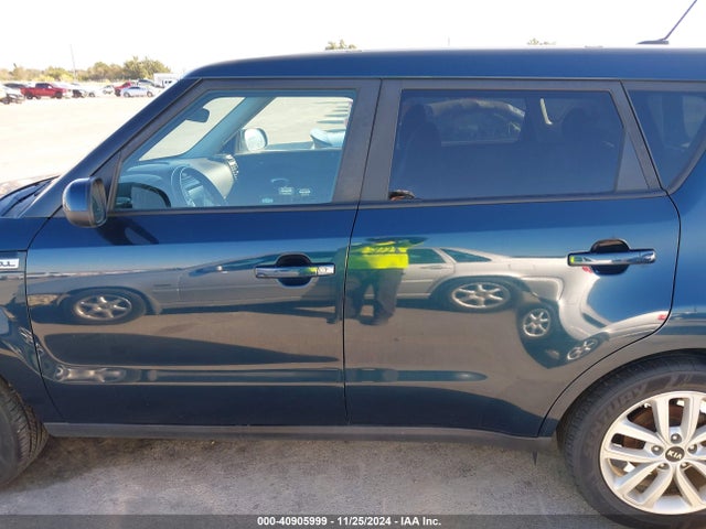 KNDJP3A53J7567999 KIA SOUL +