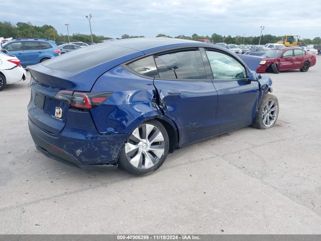2024 TESLA MODEL Y 7SAYGDEE8RA252538 Photo 3