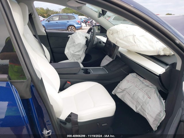 2024 TESLA MODEL Y 7SAYGDEE8RA252538 Photo 4
