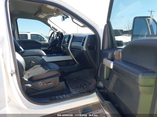 1FT7W2B67KEG78180 Ford F-250 Lariat