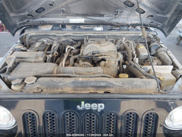 1C4BJWDG4HL644661 Jeep Wrangler Unlimited Sport 4x4