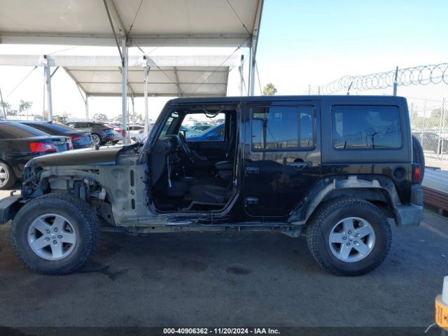 1C4BJWDG4HL644661 Jeep Wrangler Unlimited Sport 4x4