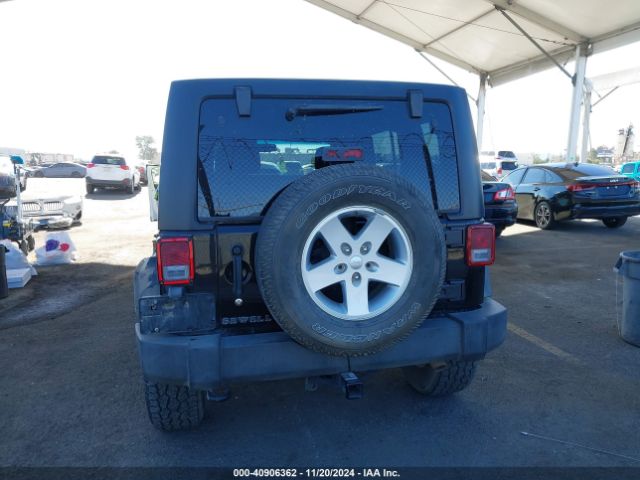 1C4BJWDG4HL644661 Jeep Wrangler Unlimited Sport 4x4