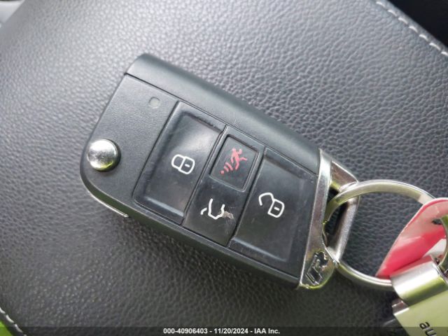 WVWVA7AU4KW216382 Volkswagen Golf R 2.0t W/dcc   Navigation