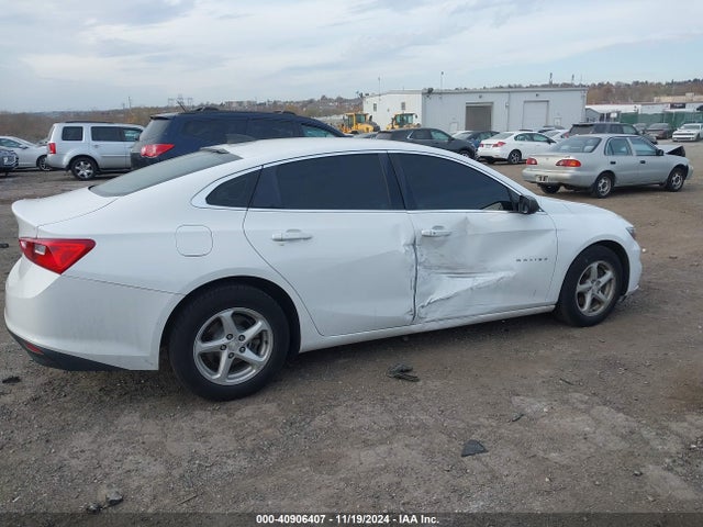 1G1ZC5ST9HF239499 Chevrolet Malibu 1fl