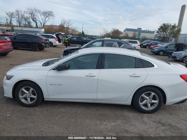 1G1ZC5ST9HF239499 Chevrolet Malibu 1fl