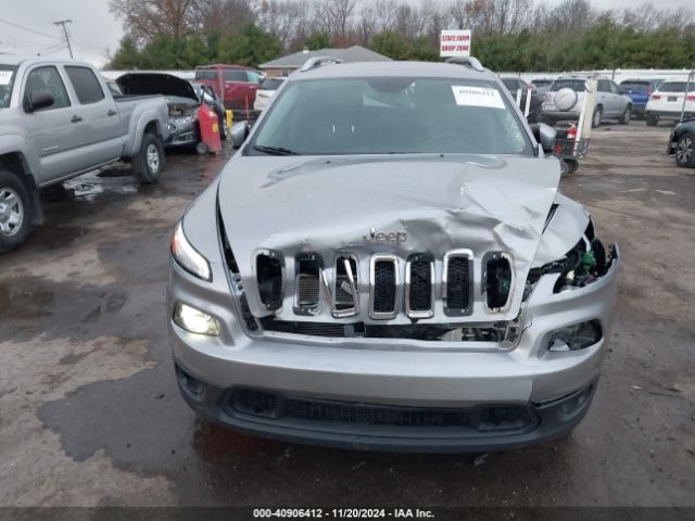 1C4PJMCX2JD616997 Jeep Cherokee Latitude 4x4