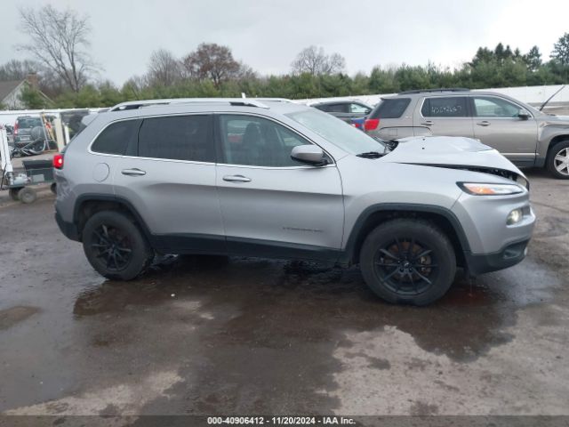 1C4PJMCX2JD616997 Jeep Cherokee Latitude 4x4