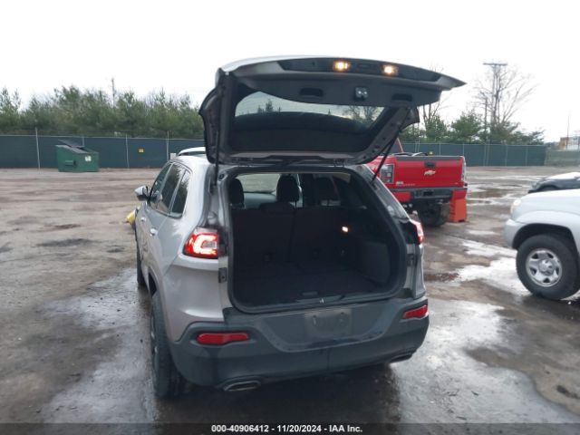 1C4PJMCX2JD616997 Jeep Cherokee Latitude 4x4