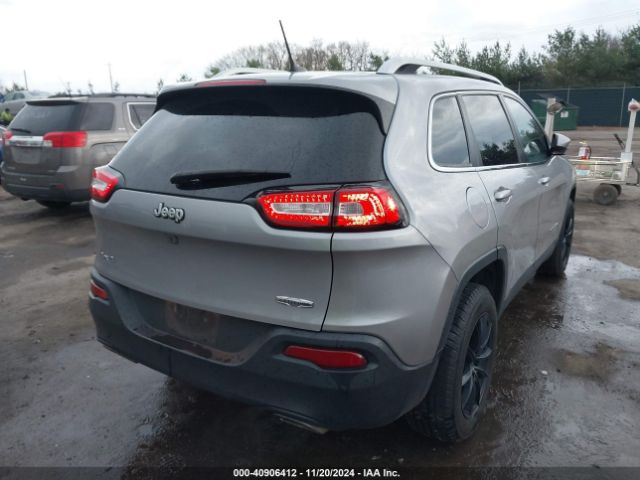 1C4PJMCX2JD616997 Jeep Cherokee Latitude 4x4