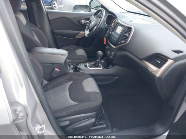 1C4PJMCX2JD616997 Jeep Cherokee Latitude 4x4