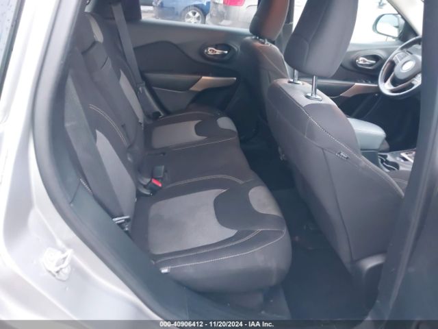 1C4PJMCX2JD616997 Jeep Cherokee Latitude 4x4