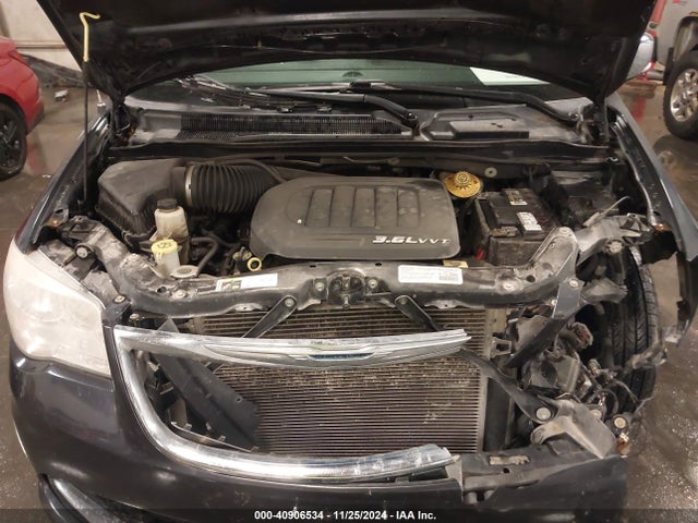 2C4RC1CG8ER407798 Chrysler Town & Country Touring-l 30th Anniversary